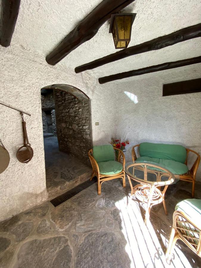 Independent Stone House with Lake View Musso Buitenkant foto