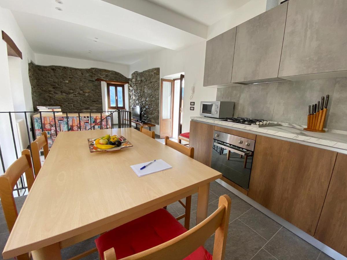 Independent Stone House with Lake View Musso Buitenkant foto