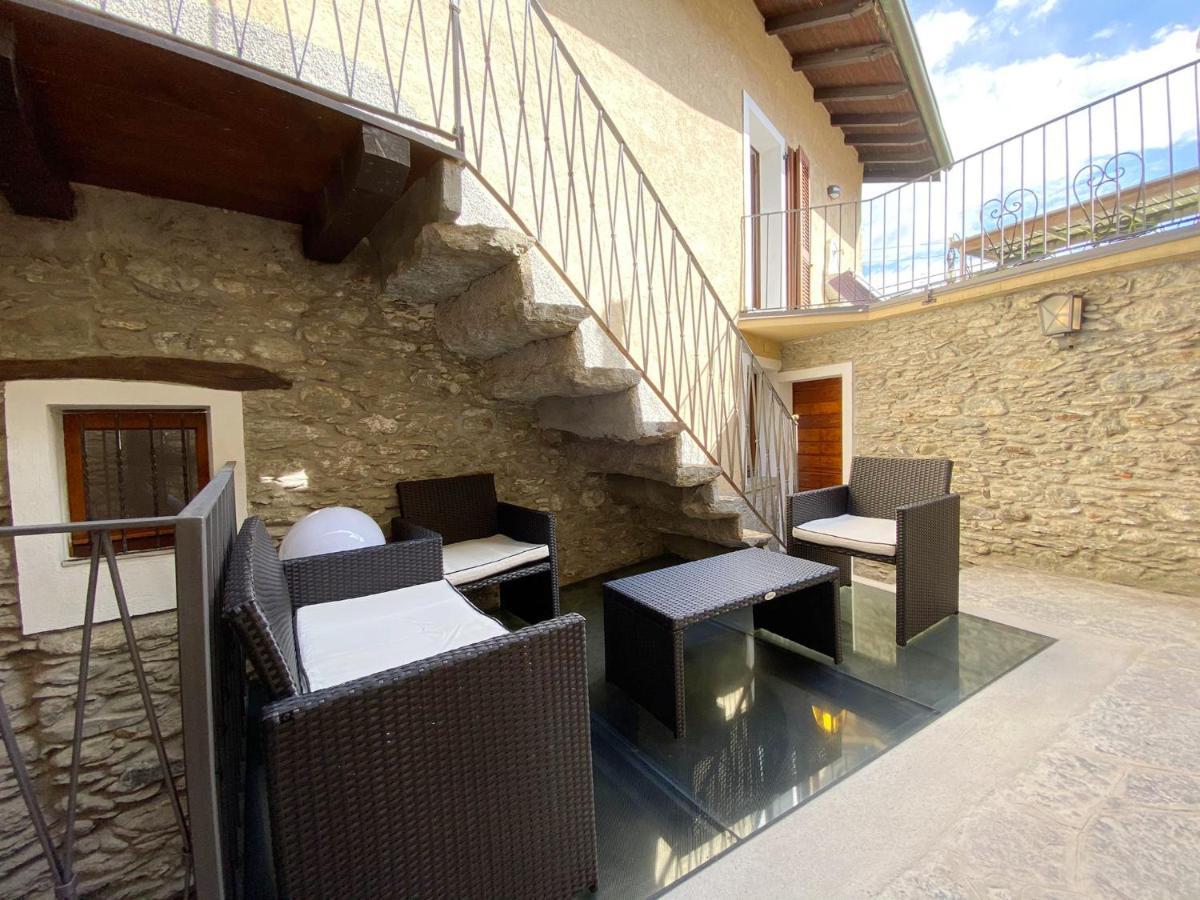 Independent Stone House with Lake View Musso Buitenkant foto
