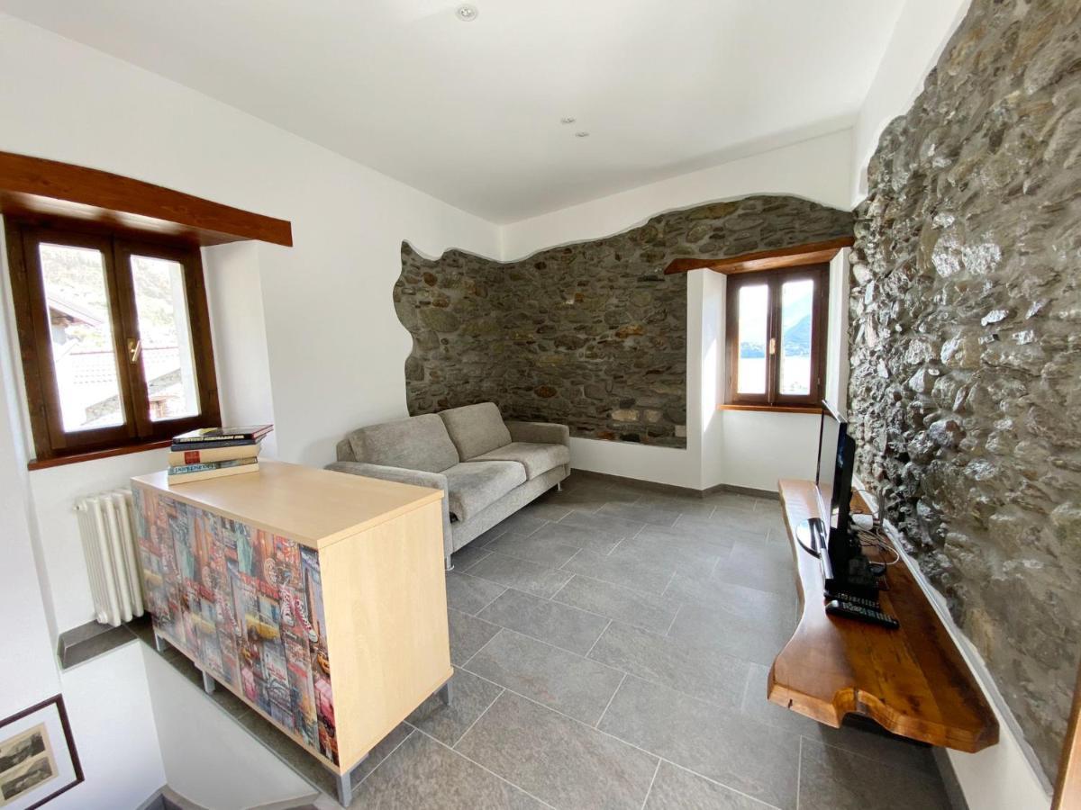 Independent Stone House with Lake View Musso Buitenkant foto
