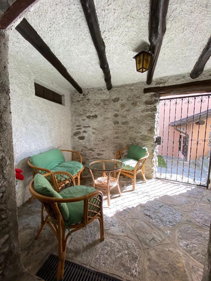Independent Stone House with Lake View Musso Buitenkant foto