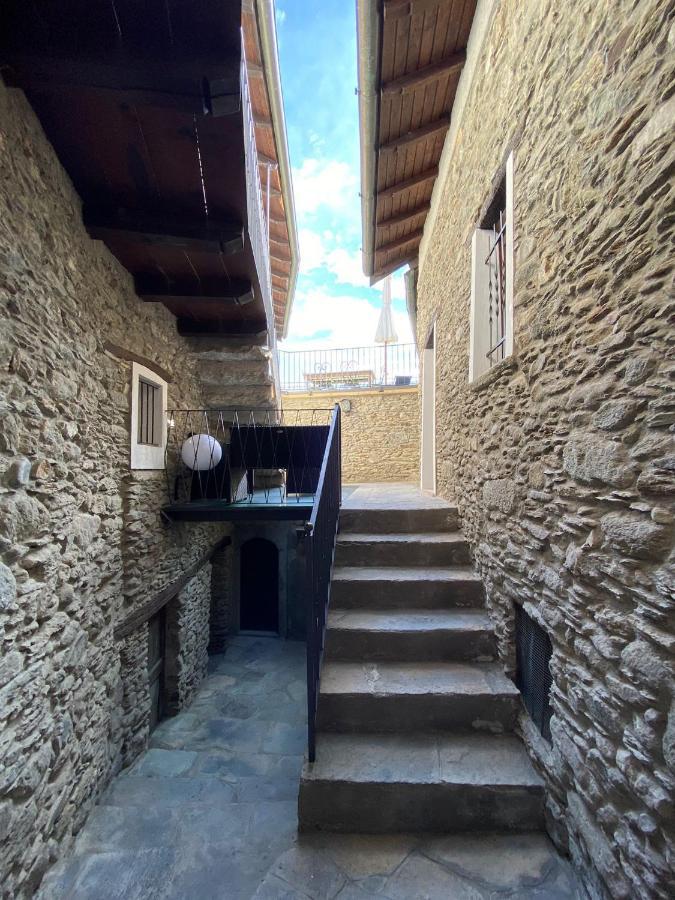 Independent Stone House with Lake View Musso Buitenkant foto