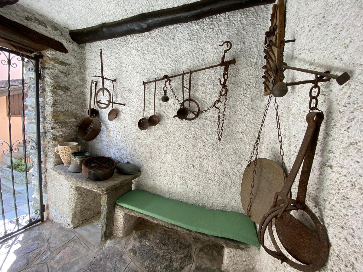 Independent Stone House with Lake View Musso Buitenkant foto