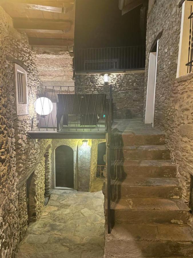 Independent Stone House with Lake View Musso Buitenkant foto
